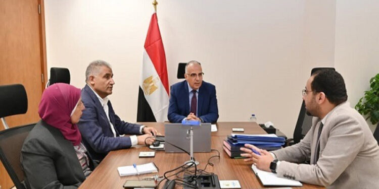 وزير الري يتابع موقف مشروع المسار الناقل لمياه الصرف الزراعي لمحطة المعالجة في الدلتا الجديدة