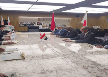 وزير الاتصالات يلتقى محافظ طوكيو لبحث التعاون فى مجالات بناء القدرات الرقمية ودعم ريادة الأعمال