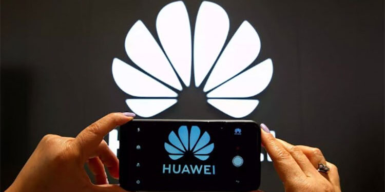 الولايات المتحدة تحذر من استخدام رقاقات هواوي في أي مكان بالعالم