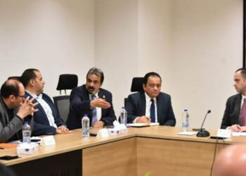 نائب وزير الصحة يتابع ميكنة خدمات الغسيل الكلوي ومشروع الرعايات والحضانات