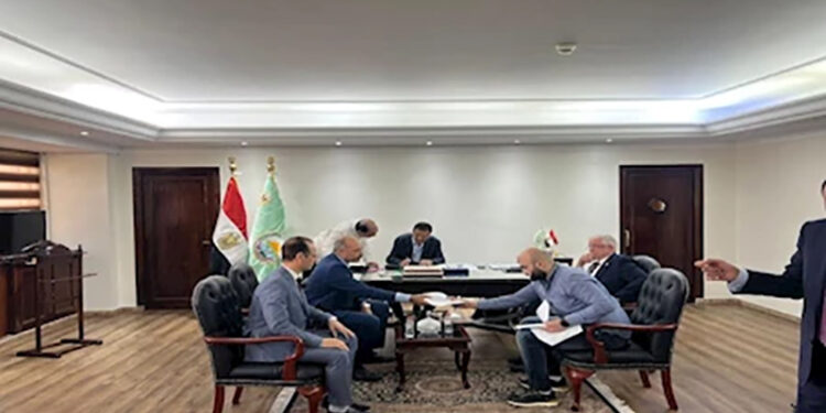 وزير الزراعة يعقد اللقاء الأسبوعي مع أعضاء مجلسي النواب والشيوخ