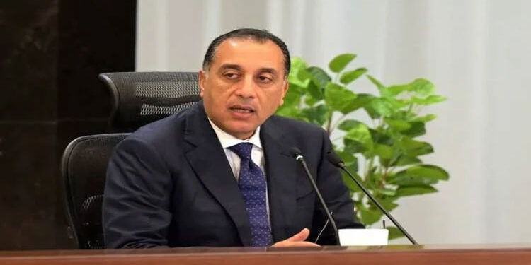 رئيس الوزراء يبدأ جولة تفقدية بمنجم السكري لإنتاج الذهب بمرسى علم