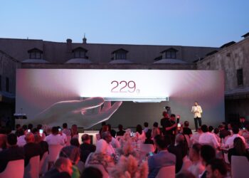 OPPO تُطلق Find N5 القابل للطي لأول مرة في مصر وتحدد معايير جديدة لمستقبل الهواتف الذكية