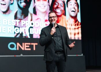 كيونت تشعل روح المبادرة والتحول الشخصي في أكبر مؤتمراتها العالمية V-Convention