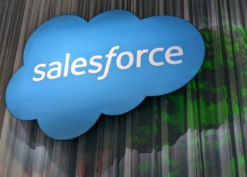 ابتكارات سيلزفورس تغيّر وجه قطاعات التجزئة والطاقة والتعليم والعقارات