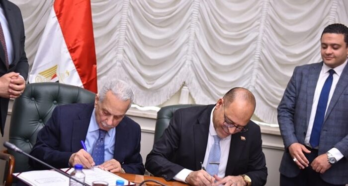 وزير العمل: تنفيذ برامج ودورات تدريبية مُشتركة للمختصين في مجالات التحكيم التجاري المحلي والعربي والدولي