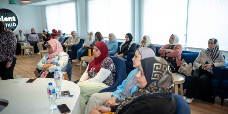 Foundever و Carerha يجددان شراكتهما لتمكين 150 امرأة بحلول نهاية عام 2025 مع إطلاق مركز مواهب جديد في القاهرة