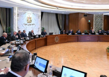 رئيس الوزراء يترأس اجتماع المجلس الأعلى لصناعة السيارات