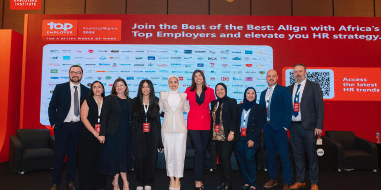 انطلاق قمة “People Summit Egypt 2025” برعاية المصرية للاتصالات وراية القابضة