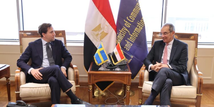 وزير الاتصالات يبحث فتح آفاق التعاون الرقمي مع السويد وجذب الاستثمارات