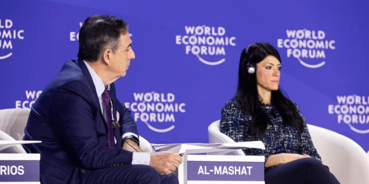 وزيرة التخطيط تستعرض جهود مصر للتحول نحو الطاقة النظيفة والشراكة مع مؤسسات التمويل الدولية لحشد استثمارات القطاع الخاص