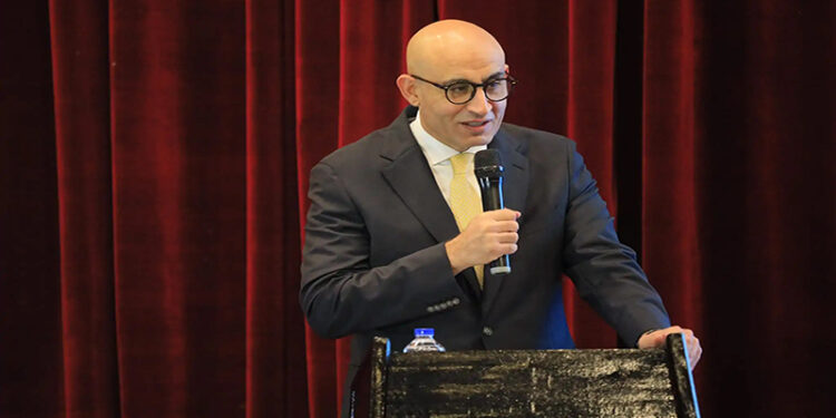 وزير التعليم: توفير وجبات ساخنة للطلاب تحوى كفتة ولحمة بالمناطق الأكثر فقرا