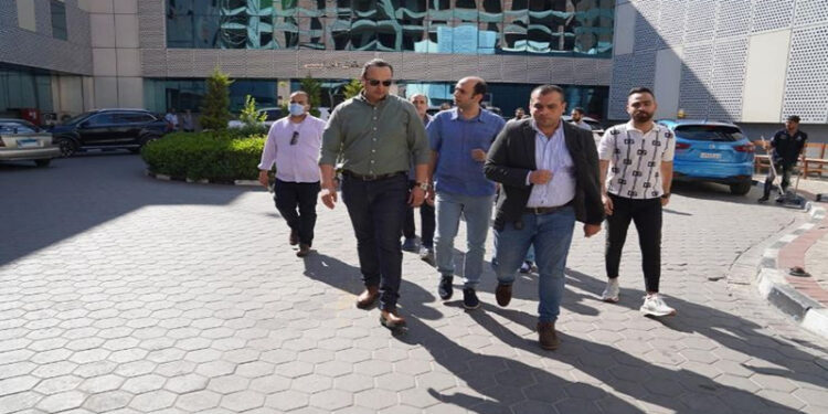 رئيس هيئة الرعاية الصحية يتابع تنفيذ خطة التأمين الطبي خلال عيد الأضحى