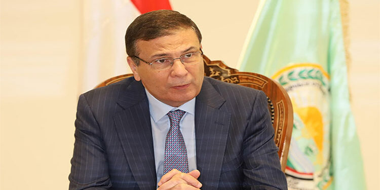 وزير الزراعة يطمئن على حالة مسئول حماية الأراضي بسوهاج بعد الاعتداء عليه خلال حملة إزالة تعديات