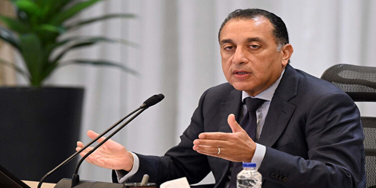 رئيس الوزراء يُتابع جهود اللجنة الطبية العليا والاستغاثات بمجلس الوزراء خلال مايو