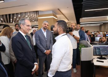 وزير الاتصالات يتفقد مقر شركة VXI الأمريكية الرائدة عالميًا في مجال خدمات التعهيد في القاهرة