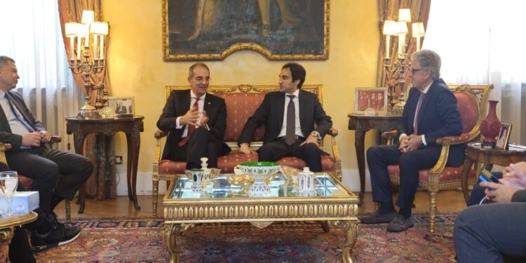 وزير الاتصالات يبحث استثمارات المليارات في الذكاء الاصطناعي من قلب روما