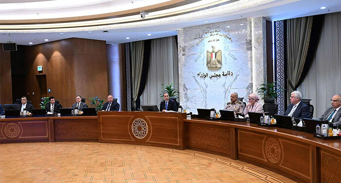 رئيس الوزراء يوجه جميع الأجهزة الحكومية والجهات المعنية باتخاذ التدابير اللازمة خلال فترة إجازة عيد الأضحى