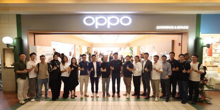 OPPO تُثري تجربة المستخدمين بافتتاح أول متجر بمفهوم Experience and Service Store لتضع معياراً جديداً للابتكار في قطاع التجزئة