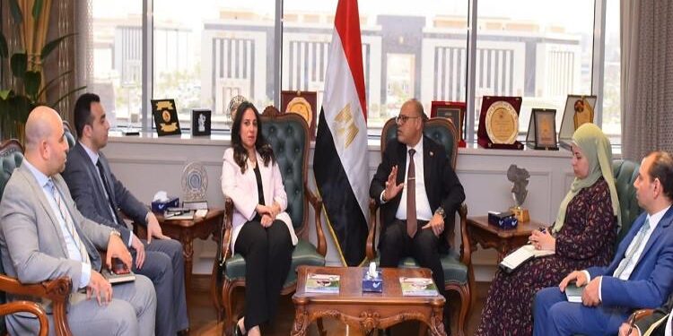 وزير العمل يستعرض مع وفد “إبدأ لتنمية المشروعات” ما تم إنجازه في تطوير 5 مراكز تدريب مهني بالمحافظات