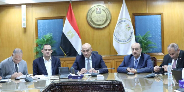 وزير التربية والتعليم يواصل متابعة غرفة عمليات امتحانات الثانوية العامة للعام الدراسي 2024/2025