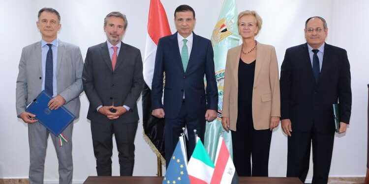 وزير الزراعة يشهد توقيع بروتوكول تعاون لتعزيز إنتاج المحاصيل بين مركز البحوث الزراعية والوكالة الإيطالية