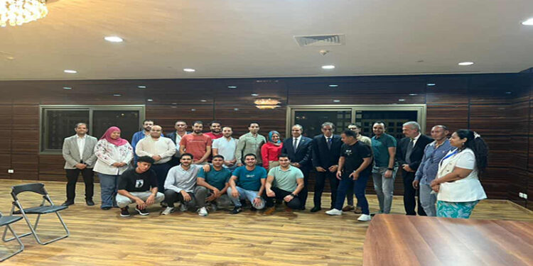 وزير الخارجية والهجرة يلتقي أعضاء الجالية المصرية في غينيا الاستوائية