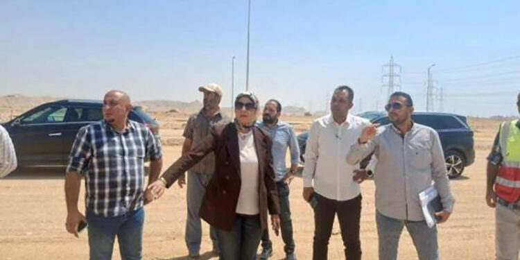 وزير الإسكان: دفع العمل بمشروعات البنية الأساسية وتطوير المرافق بمدينة السويس الجديدة