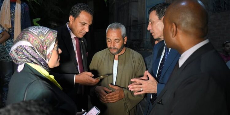 التضامن الاجتماعي تسلم أسر ضحايا حادث طريق المنوفية تبرعًا بقيمة 38 مليون جنيه