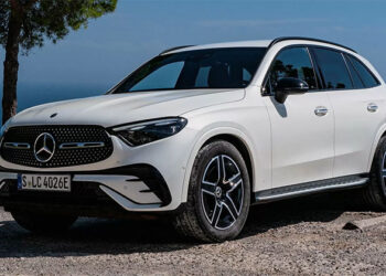 مبيعات مرسيدس تتراجع بعد تعرضها لضربتين بسبب رسوم ترامب الجمركية