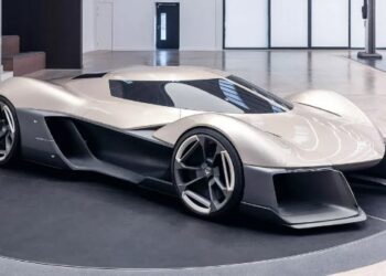 رئيس شركة كورفيت يسكت شائعات السيارات الكهربائية