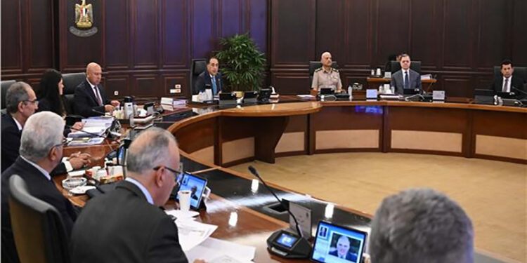 رئيس الوزراء يترأس الاجتماع الأسبوعي للحكومة بالعلمين الجديدة