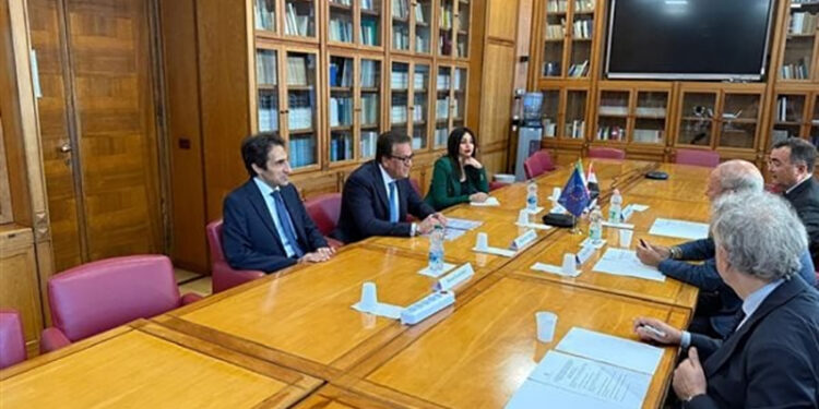 وزير الصحة يلتقي وزير الصحة الإيطالي لمناقشة تعزيز التعاون الثنائي