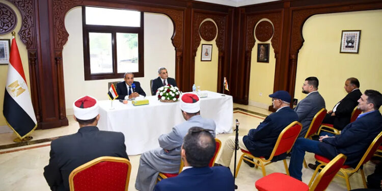 وزير الخارجية والهجرة يلتقي بأعضاء الجالية المصرية في نيجيريا