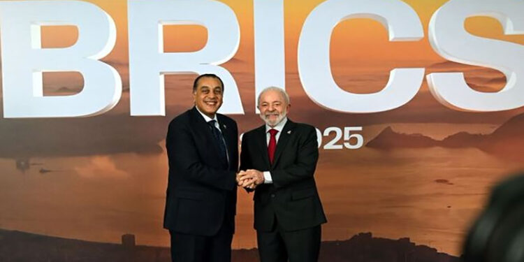 رئيس الوزراء يلتقي رئيس جمهورية الأوروجواي