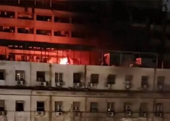 دون خسائر ..حريق محدود أعلى سطح سنترال رمسيس والسيطرة عليه فورًا