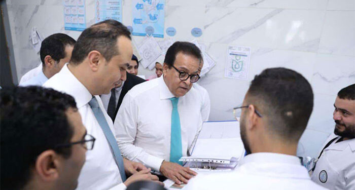 وزير الصحة يتفقد مشروعات تطوير مستشفيات الأورام والتل الكبير ومركز طب الأسرة لمتابعة الخدمات الطبية المقدمة للمواطنين