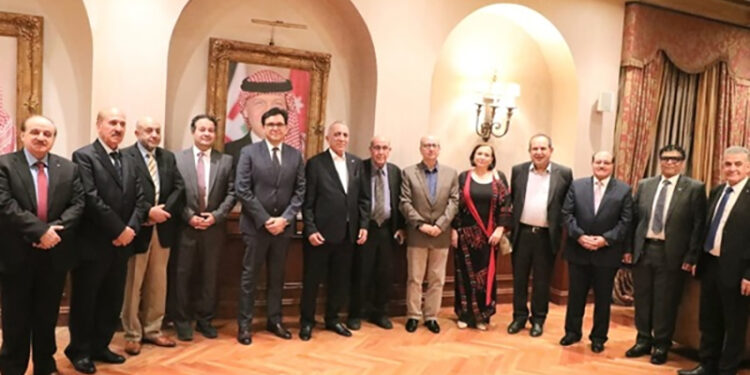 وزير الثقافة يبدأ زيارته للأردن بلقاء عدد من وزراء الثقافة الأردنيين ويشيد بعمق التعاون بين البلدين