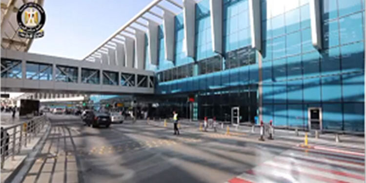 بالفيديو.. الوزراء يكشف جهود تطوير مطار القاهرة والارتقاء بمستوى الخدمات للمسافرين