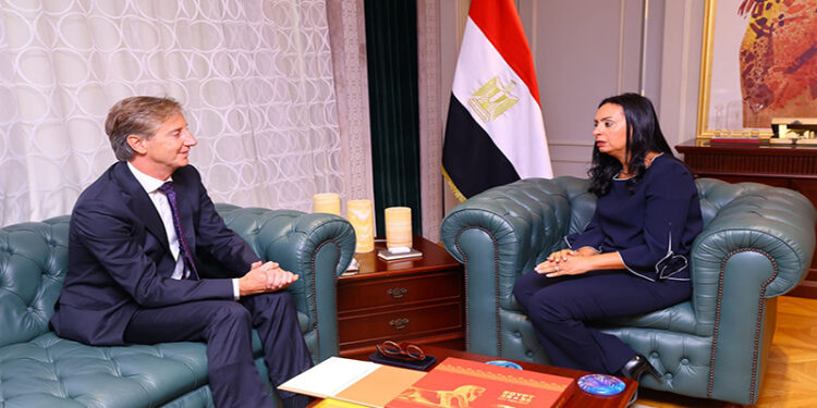 وزيرة التضامن الاجتماعي تلتقي الممثل المقيم لبرنامج الأمم المتحدة الإنمائي في مصر