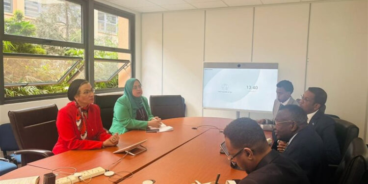 وزيرة البيئة تلتقي بنظيرها الصومالي لبحث تعزيز سبل التعاون البيئي بين البلدين