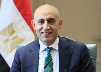 وزير التعليم العالي يزور مقر “إلسيفير” في أمستردام لتعزيز التعاون مع بنك المعرفة المصري