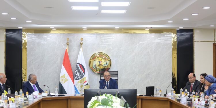 وزير قطاع الأعمال العام: توسعات فندقية جديدة والارتقاء بجودة الخدمات وتنويع وتطوير البرامج السياحية