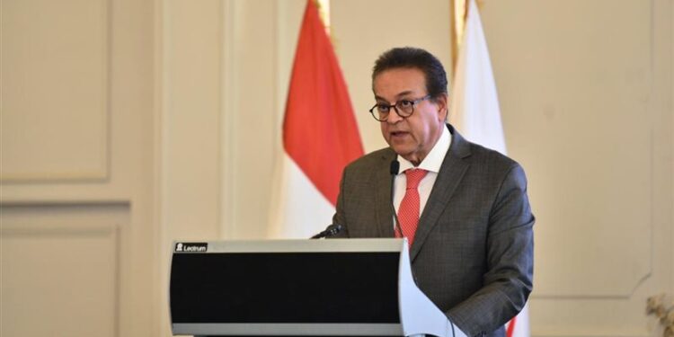 وزير الصحة يتابع تداعيات حادث الحريق في سنترال رمسيس بمنطقة وسط القاهرة