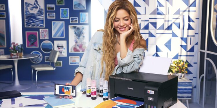 إبسون تبرم شراكة مع الأيقونة الفنية العالمية شاكيرا