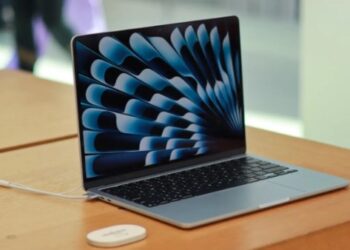 آبل تفكر في التنافس مع خدمات أمازون السحابية AWS