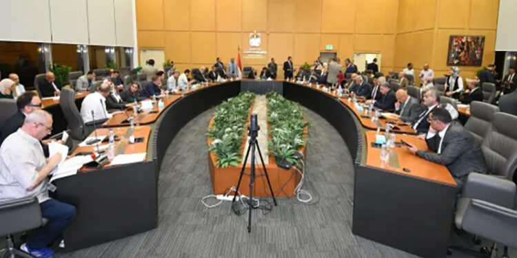 وزير الإسكان يعقد اجتماعه الدوري مع أعضاء البرلمان بمجلسيه النواب والشيوخ