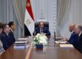 الرئيس السيسي يجتمع مع رئيس الوزراء ووزير الصناعة والنقل