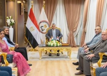 وزير الإنتاج الحربي وسفير الهند بالقاهرة يبحثان سبل تعزيز التعاون المشترك
