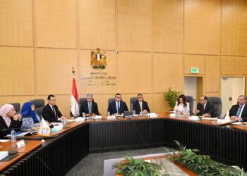 وزيرا الإسكان والسياحة والآثار ومحافظ الجيزة يتابعون تطوير المنطقة بحضور بيت الخبرة الدولي WATG